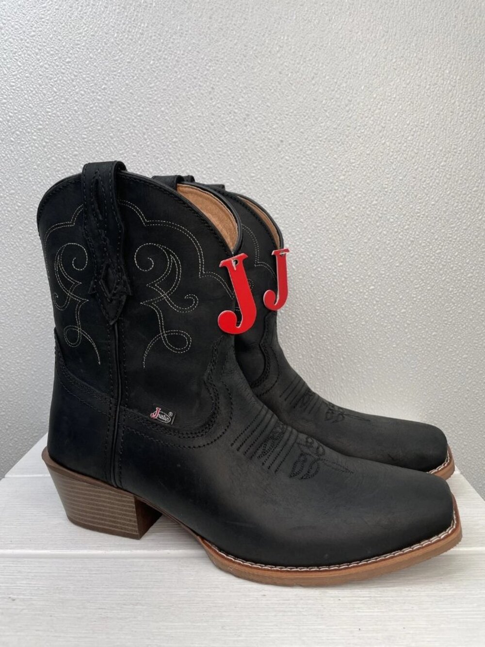 Justin Boots Womens 11 Black Leather Gypsy Series Pull On Embroidered Booties